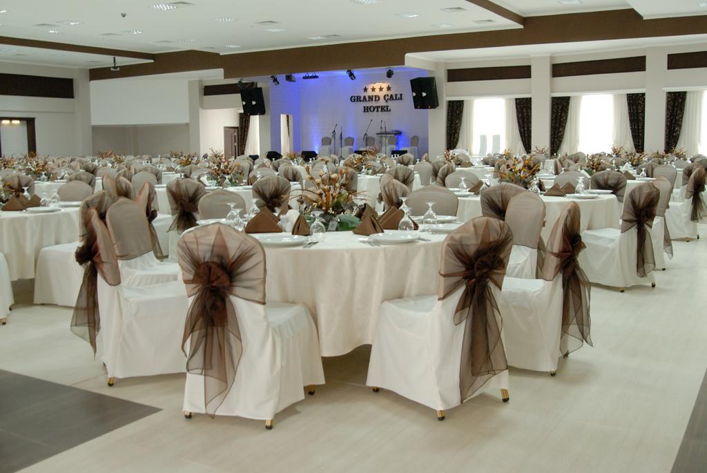 Grand Cali Hotel Bozuyuk ภายนอก รูปภาพ
