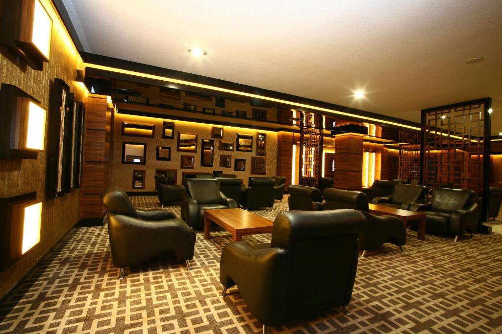 Grand Cali Hotel Bozuyuk ภายนอก รูปภาพ